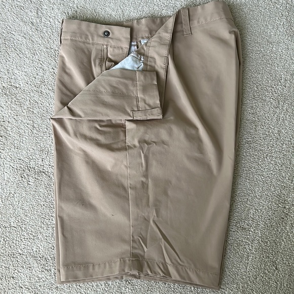9” tech short - Picture 1 of 4